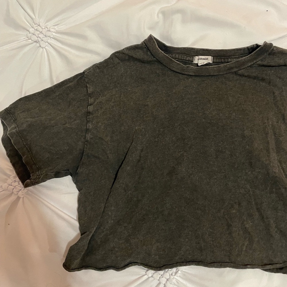 Garage cropped tee